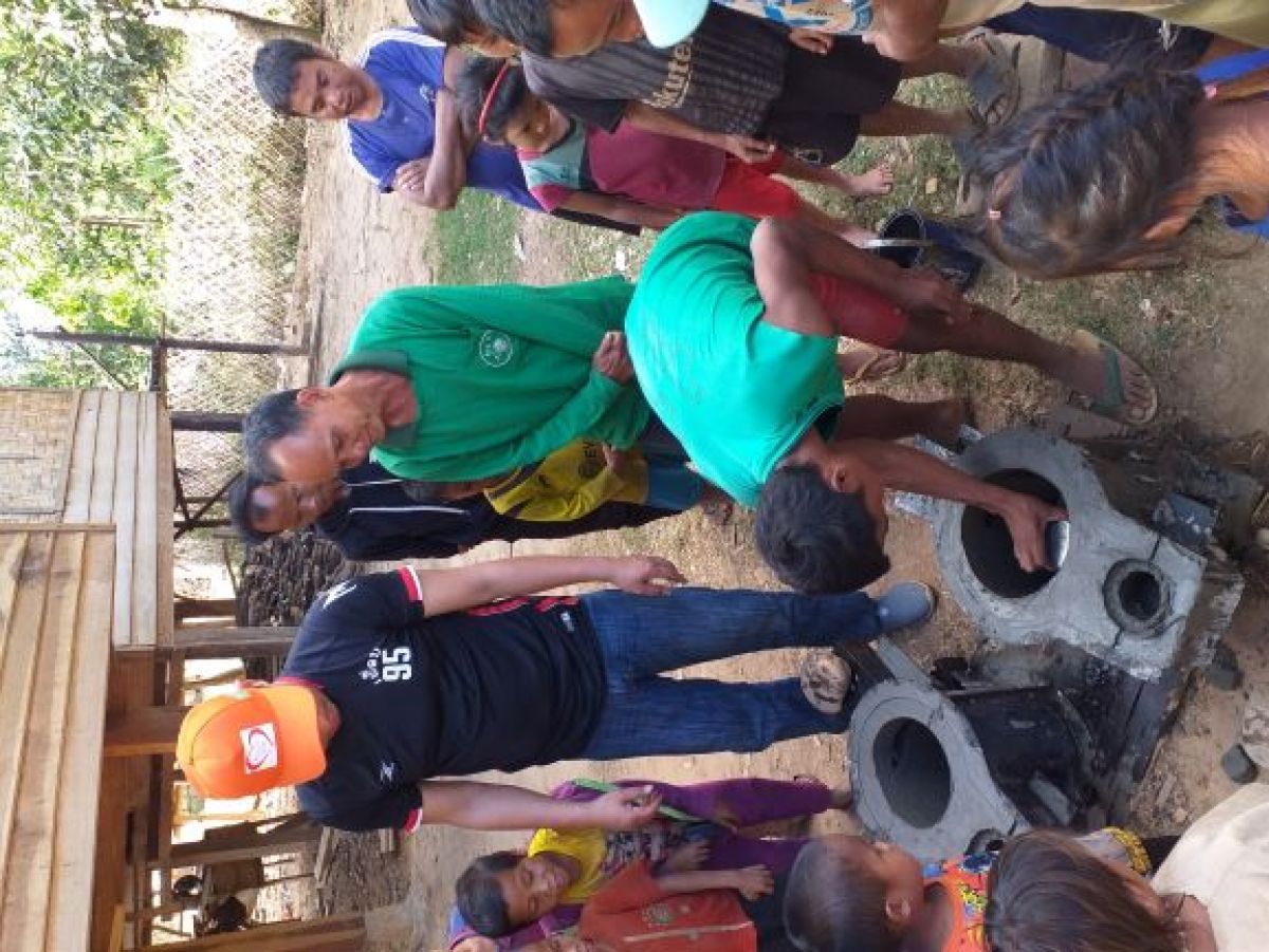 ສົ່ງເສີມການນຳໃຊ້ເຕົາປະຢັດຟືນເພື່ອການຄຸ້ມຄອງປ່າໄມ້ໃຫ້ຢືນຍົງ