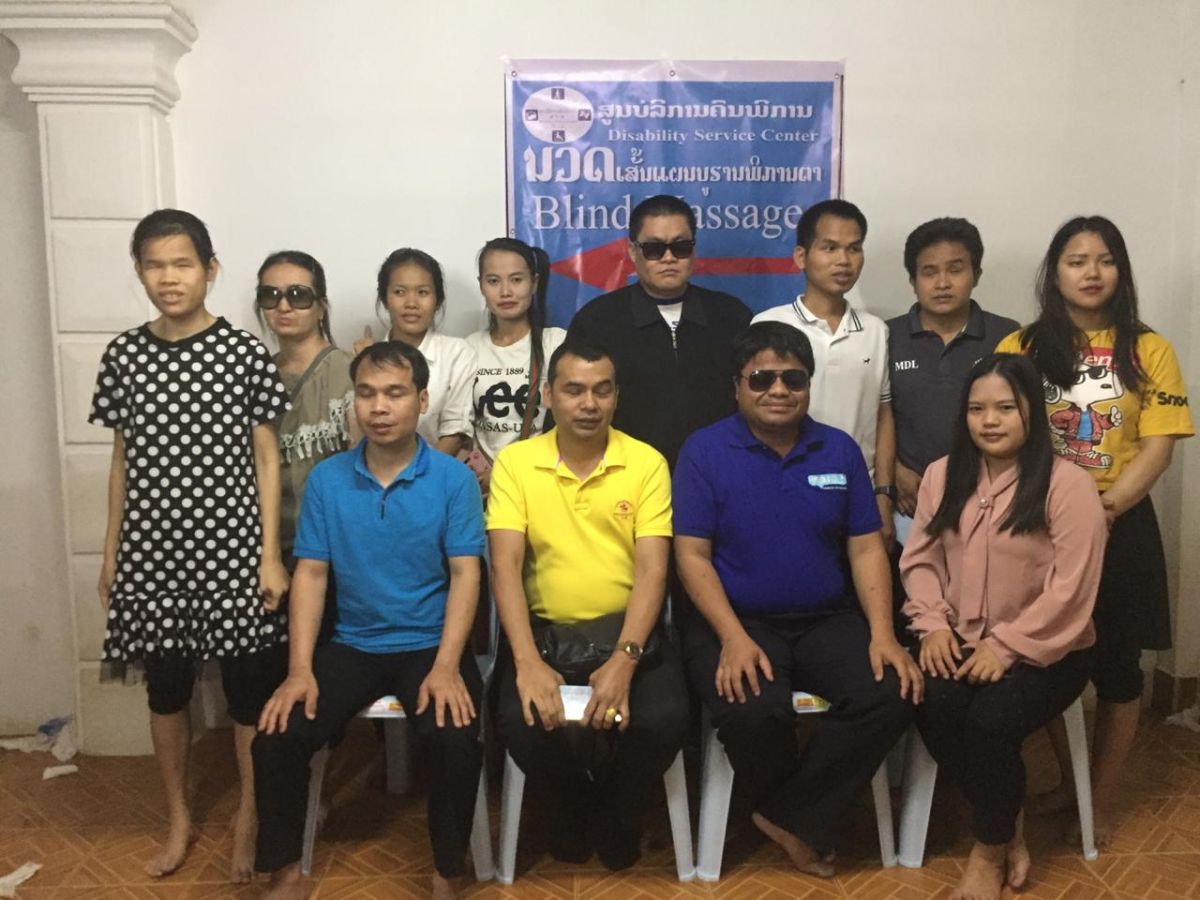 ການເຝິກອົບຮົມ ນວດຝາເທົ້າໃຫ້ຄົນພິການຕາ